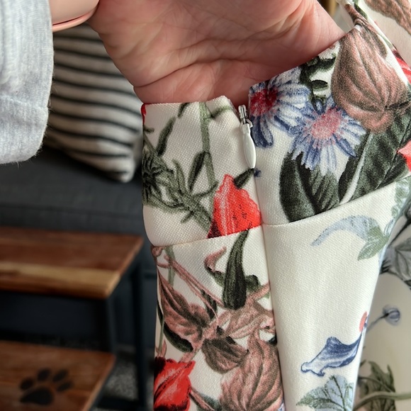 Dress - Picture 6 of 8